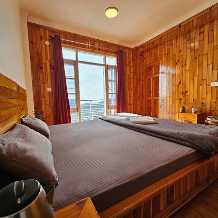 Young Monk Hostel & Cafe Dharamkot McLeod Ganj Bagian luar foto